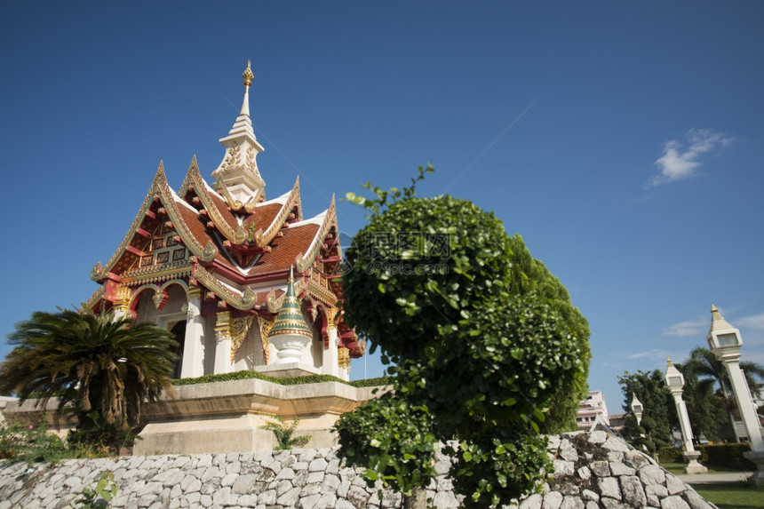 泰国东北部伊桑市乌登萨尼的神社图片