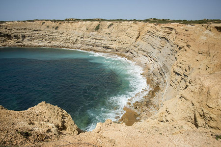 欧洲葡萄牙阿尔加夫马多海滩附近的科萨特维蒂纳海岸图片