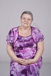 一名80岁的老年妇女肖像背景图片