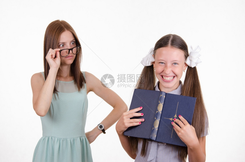 学生拒绝听老师的话嘲笑图片