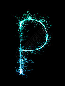 蓝色烟火特效夜间背景的Sparkler烟火轻便字母表P设计图片