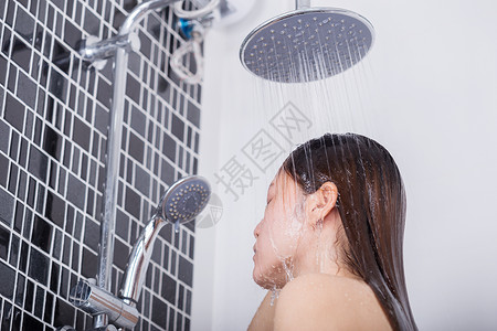 女人洗头发脸图片