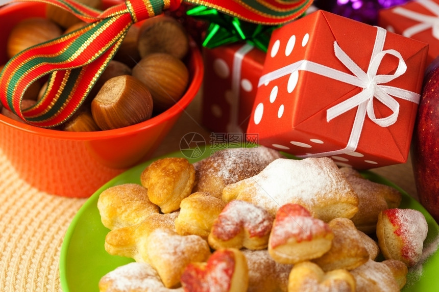 鱼饼干坚果苹弓箱礼物圣诞球图片
