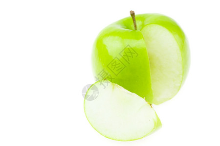白上分离的苹果和切片图片