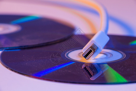 Dvd在空白盘上反射色迷你显示港电缆设计图片