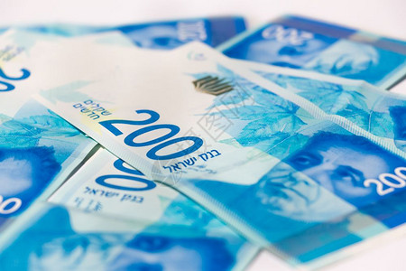 堆积着20谢克尔的以色列钞票高清图片