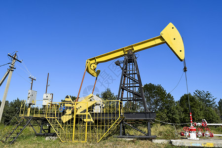 埃雷莫切利斯泵机作为油井上安装的泵田设备设计图片