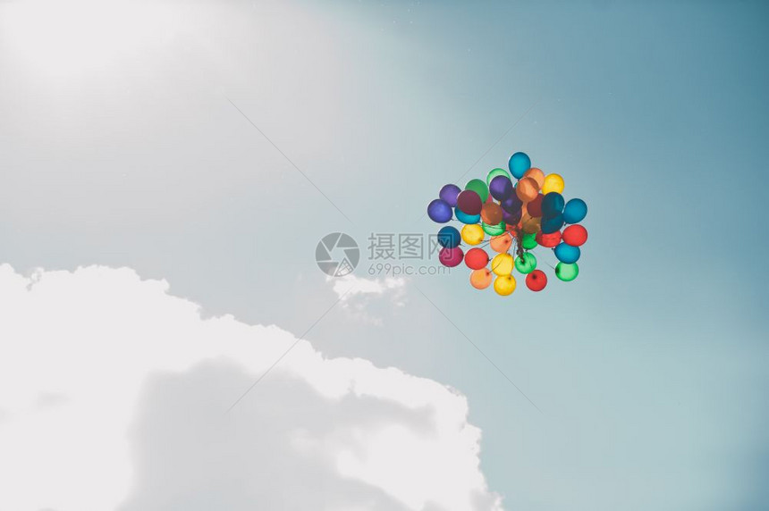 空气中有很多球169年天空中的气球图片