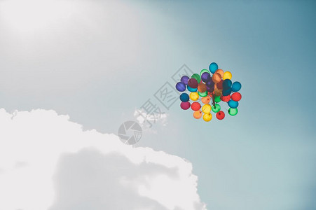 空气中有很多球169年天空中的气球图片