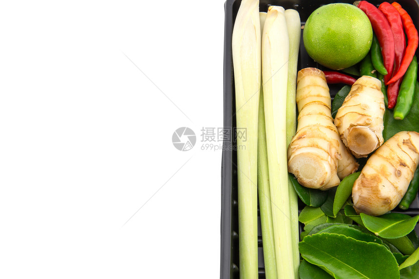 关闭泰国原料加兰格柠檬草莱蒙辣椒和柠檬叶以用于丰食泰国流行品图片