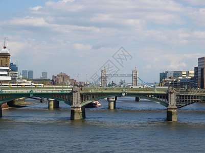 伦敦泰晤士河的联合王国伦敦泰晤士河的全景联合王国伦敦高动态范围图片