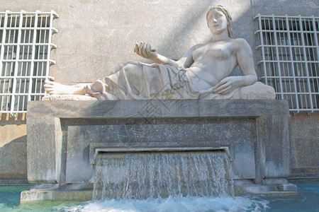 都灵多拉神像都灵意大利多拉河神像背景图片