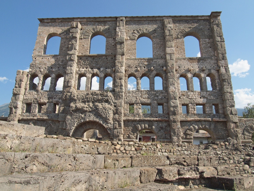 罗马剧院Aosta意大利奥斯特罗马剧院的废墟图片