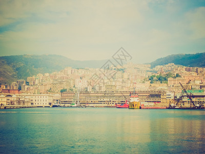 热那亚意大利从海上的回观热那亚城市从海上的回观背景图片