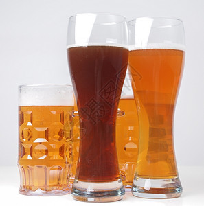 许多德国啤酒杯包括和高清图片