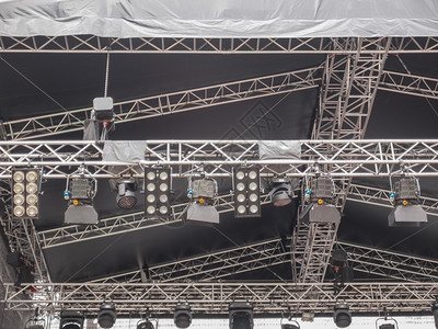 演唱会现场使用的舞台灯背景图片