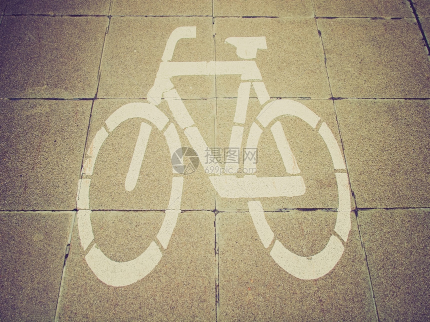 自行车道标志旧的倒影自行车或道标志图片