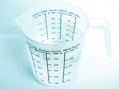 以水糖和面粉等量度的杯子测水糖和面粉凉的雪诺型图片