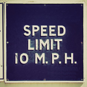 速度限制符号向回看的原动力交通信号速度限制10mph图片