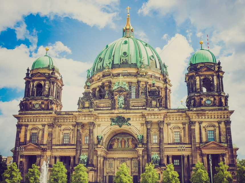 复古风格的柏林人德国柏林的柏林大教堂外观复古图片