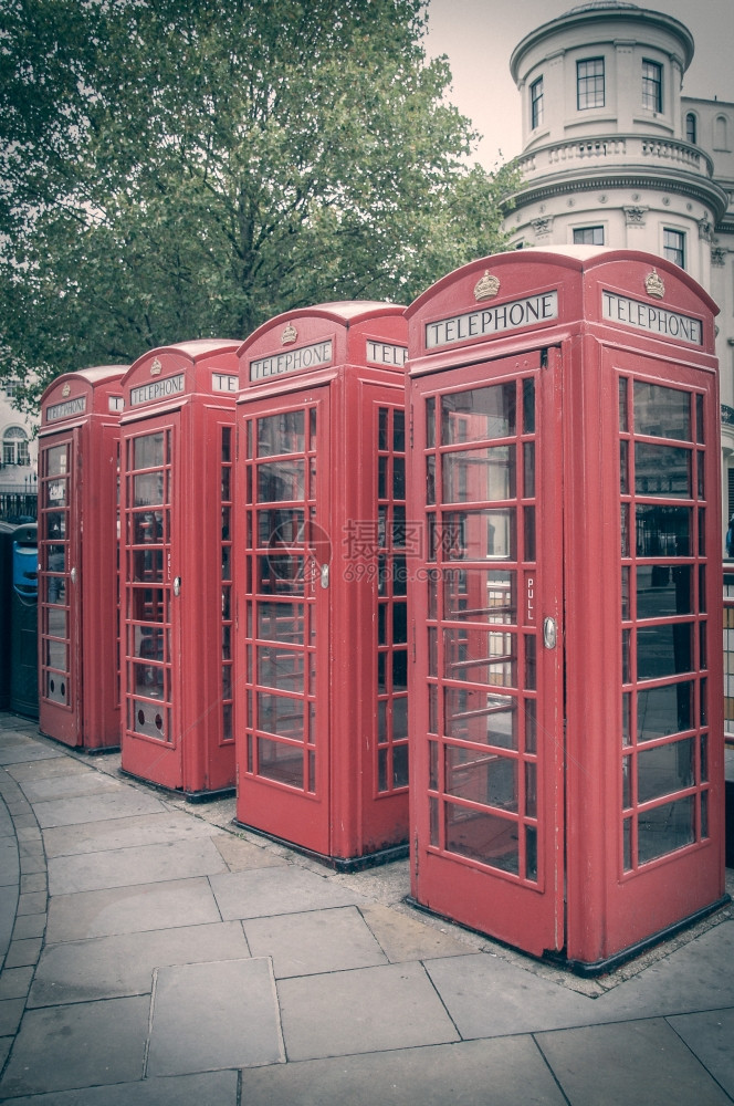 RetrolookLondon电话箱英国伦敦传统红色电话箱图片