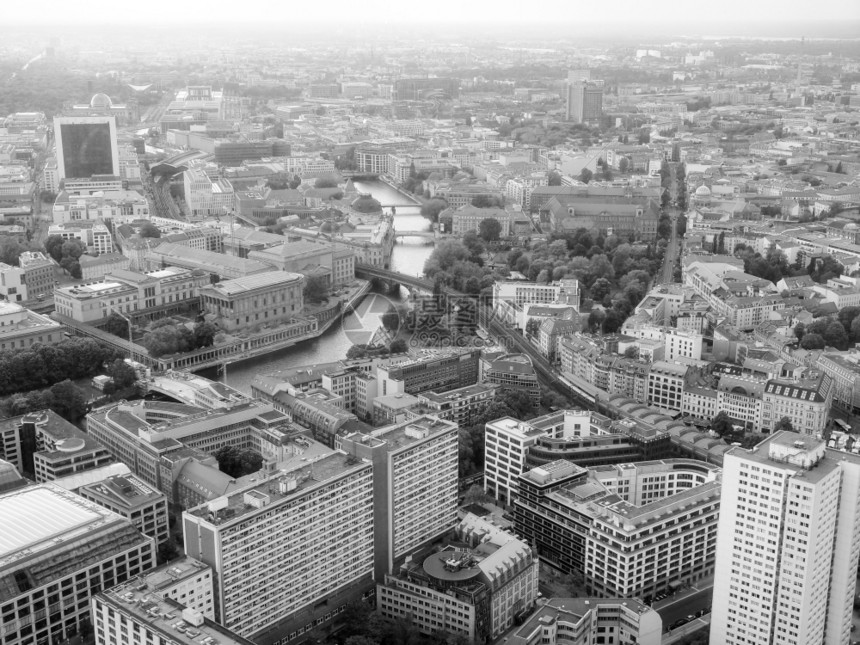 德国柏林市的Aeria黑色和白的德国柏林市图片