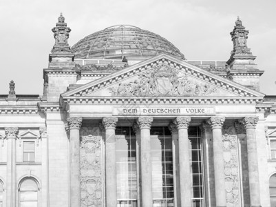 德国柏林的议会大厦黑白两色背景图片