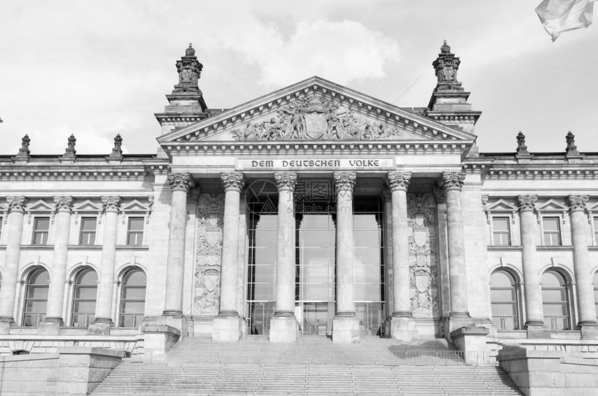 德国柏林的议会大厦黑白两色图片