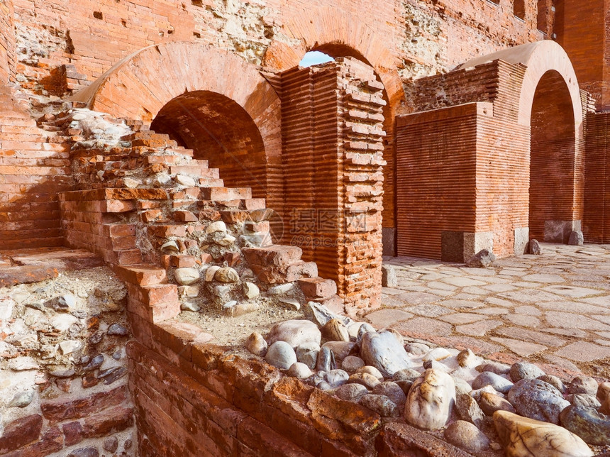 复古造型托里帕拉丁都灵古色古香的帕拉丁塔门帕拉丁古城遗址都灵城门图片