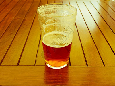 啤酒饮料大杯啤酒精饮料背景图片