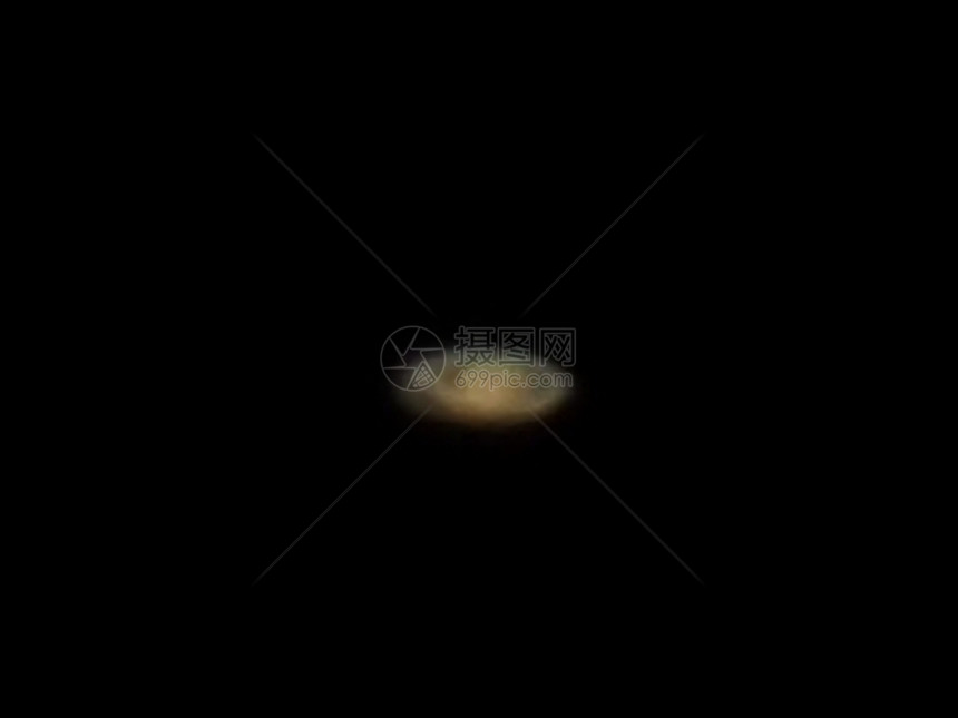 土星用150毫米望远镜从地球上看到的土星由于地球大气湍流造成图像模糊图片