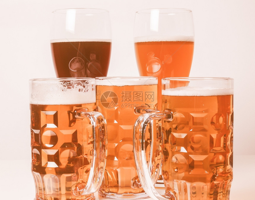 德国啤酒古老的德国啤酒有很多德国啤酒的杯子包括Weissdunkel和Laker图片