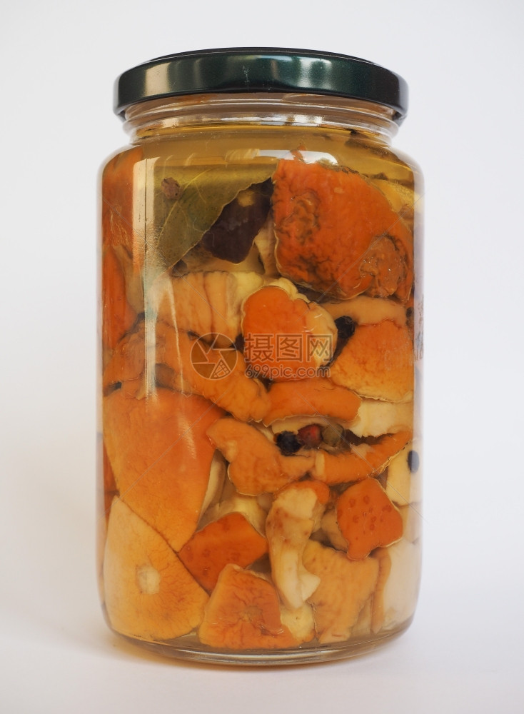 波奇尼蘑菇罐美味牛肝菌又名小圆面包或波奇诺或cep蘑菇在一个玻璃罐图片