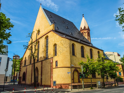 德国美因河畔法兰克福的圣伦纳德教堂图片
