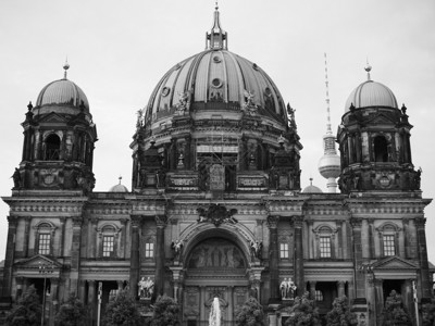 柏林教堂德国黑色和白的柏林教堂图片