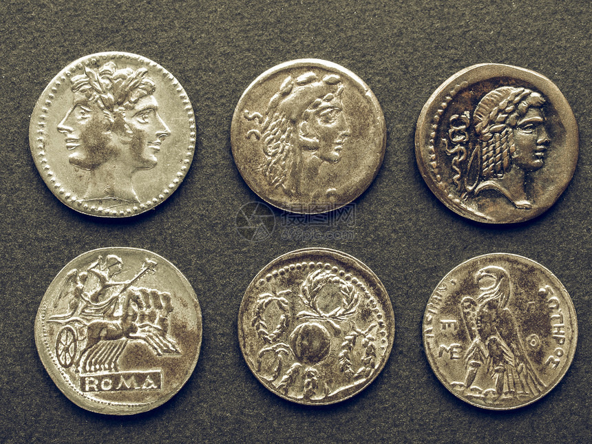 古罗马金币黑色背景的古罗马金币图片