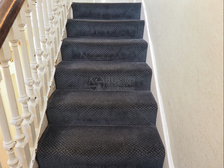 英国传统楼梯两层的英国传统梯图片