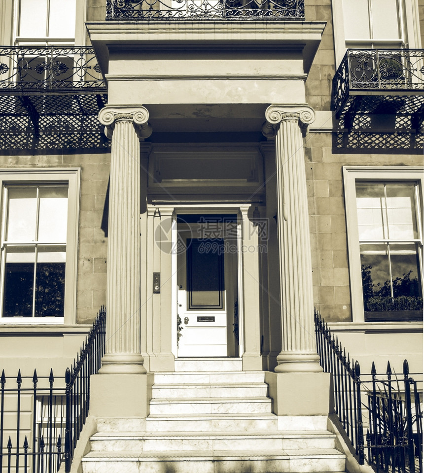 寻找英国房子的传统入口门图片
