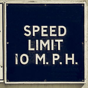 速度限制标志交通信号速度限制10米图片