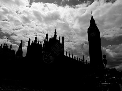伦敦议会大厦的云层英国伦敦议会大厦的阴云笼罩着图片