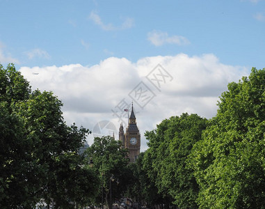 在伦敦的议会大厦在联合王国伦敦的维多利亚银行业参观的议会大厦图片