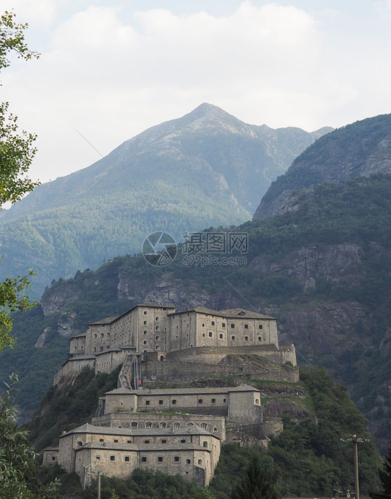 意大利巴德Aosta谷的BortBard堡FortBard堡加固建筑群图片