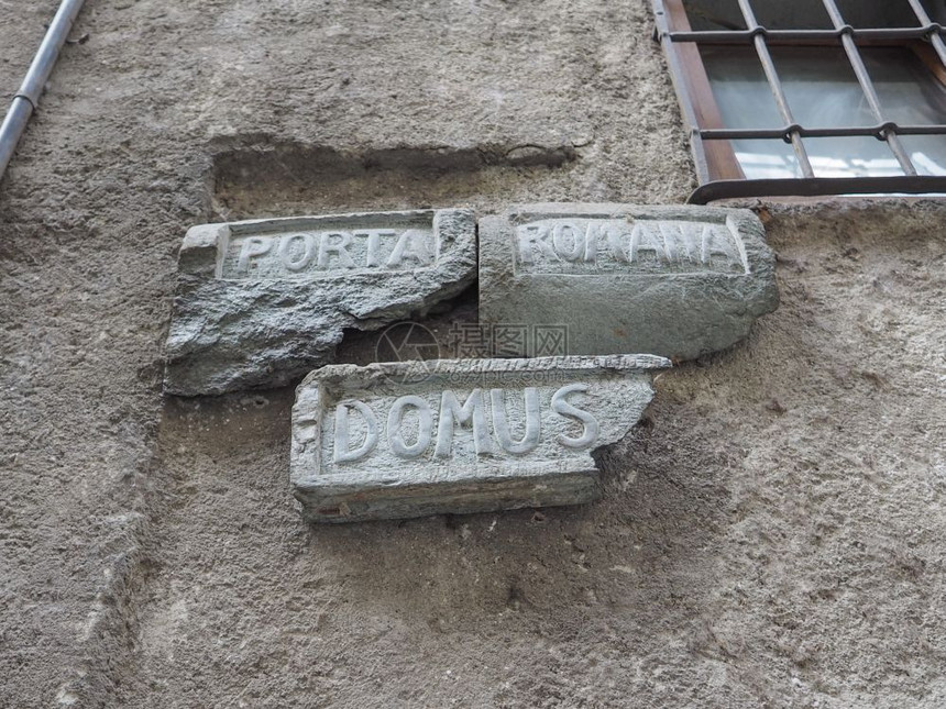 古代罗马人路牌在唐纳斯古代罗马人路牌在意大利唐纳斯图片