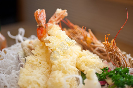 日本风格的观食虾图片
