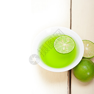新的和健康绿色柠檬水图片