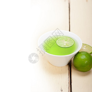新的和健康绿色柠檬水图片