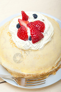 奶油和草莓蛋糕图片