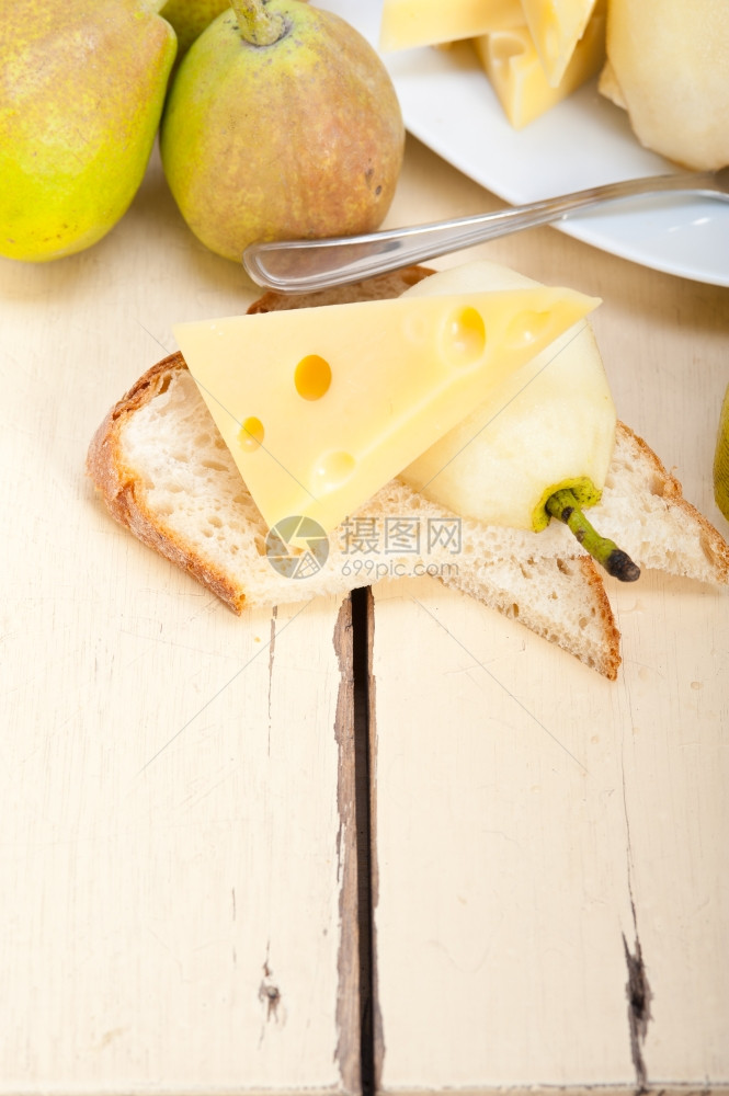 奶酪和新鲜梨子开胃点心图片