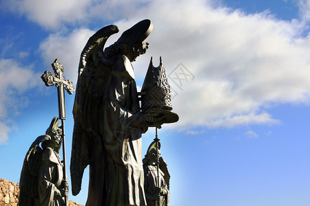 西班牙阿斯托加乌迪宫宗教雕塑图片