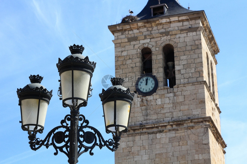在西班牙Ardoz的TorrejondeArdoz伊玛格萨德教堂的构思中图片